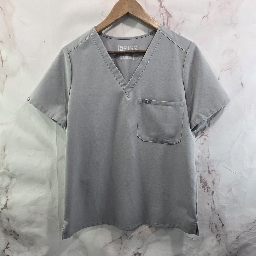 FIGS Top Womens Medium Gray Slim Catarina Short Scrub One Pocket 1367 FW1000